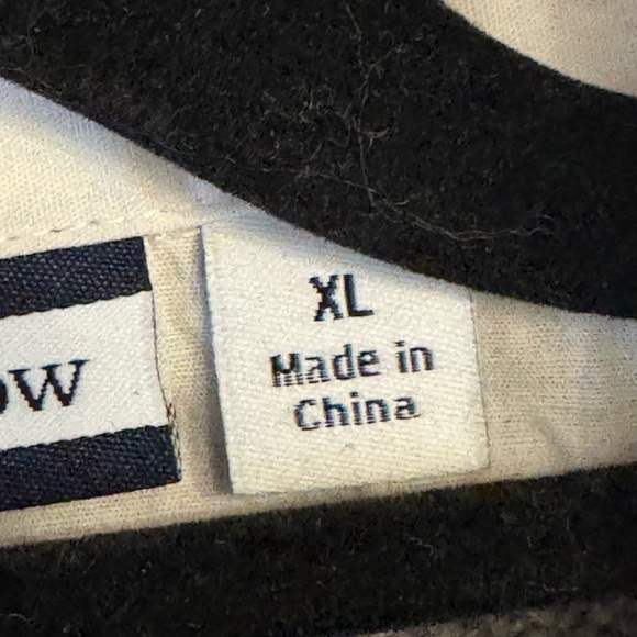 Croft & Barrow Women's Charcoal Sweater with White Collar - Picture 6 of 8